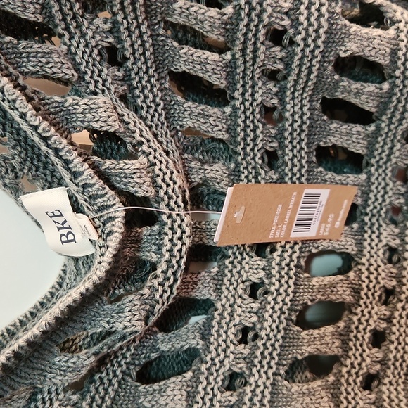 Buckle Gray Knit Sweater - Picture 2 of 4